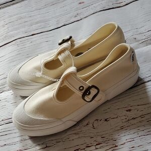 🆕️ Vans Women's Cream Mary Jane Buckle Sneakers